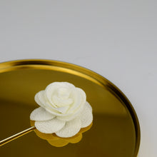 Load image into Gallery viewer, White Floral Lapel Pin